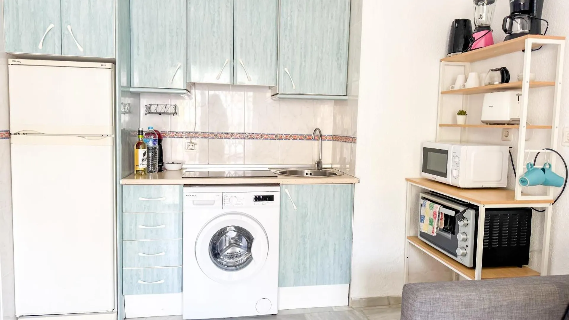 One Bed Apt, Terrace, Sea And Pool View, Walk To Beach Torremolinos Spagna
