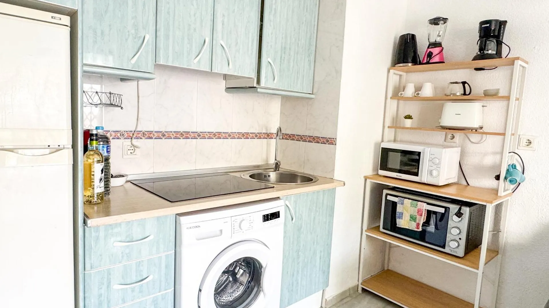 Appartamento One Bed Apt, Terrace, Sea And Pool View, Walk To Beach Torremolinos Spagna